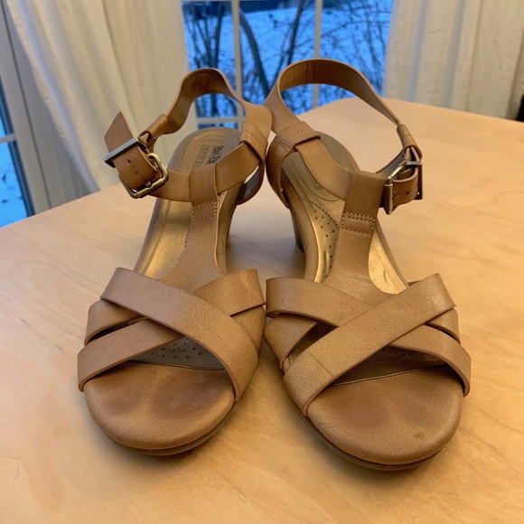 Couch and Four Light Tan Low Heel Wedge Sandals - Picture 4 of 6